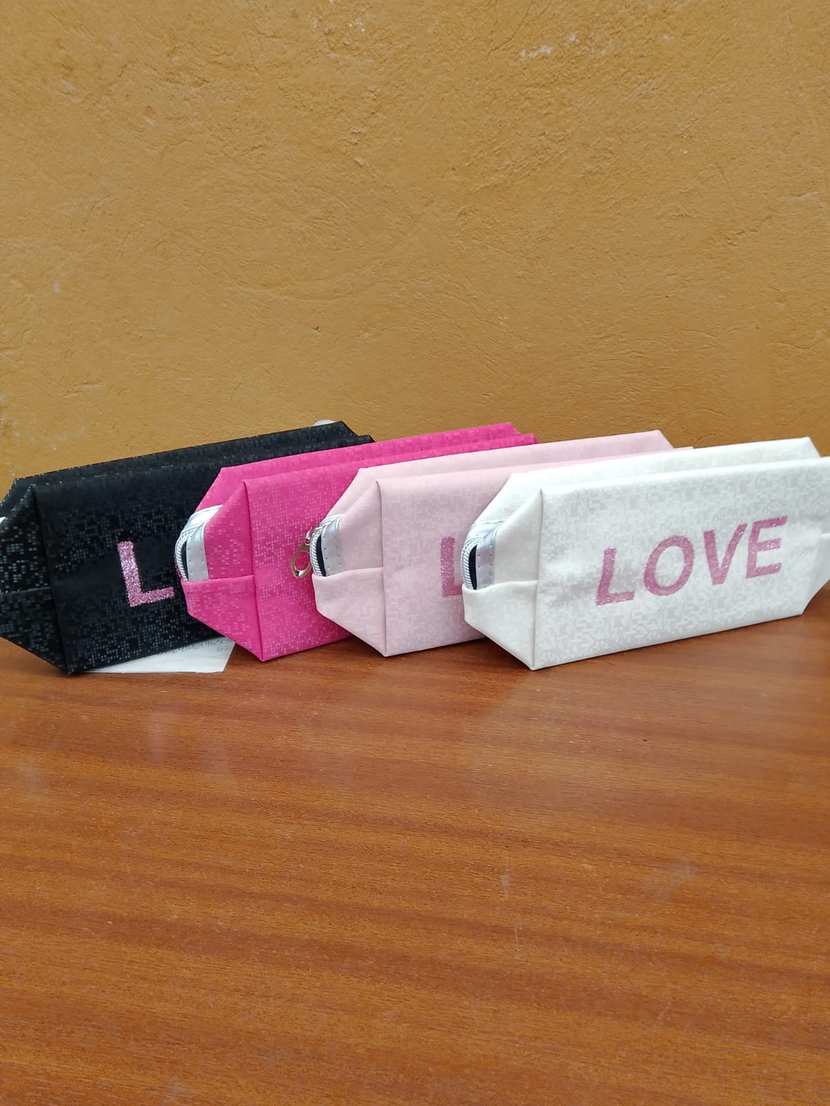 ESTUCHE DESIGN LOVE 10X7X26 CM