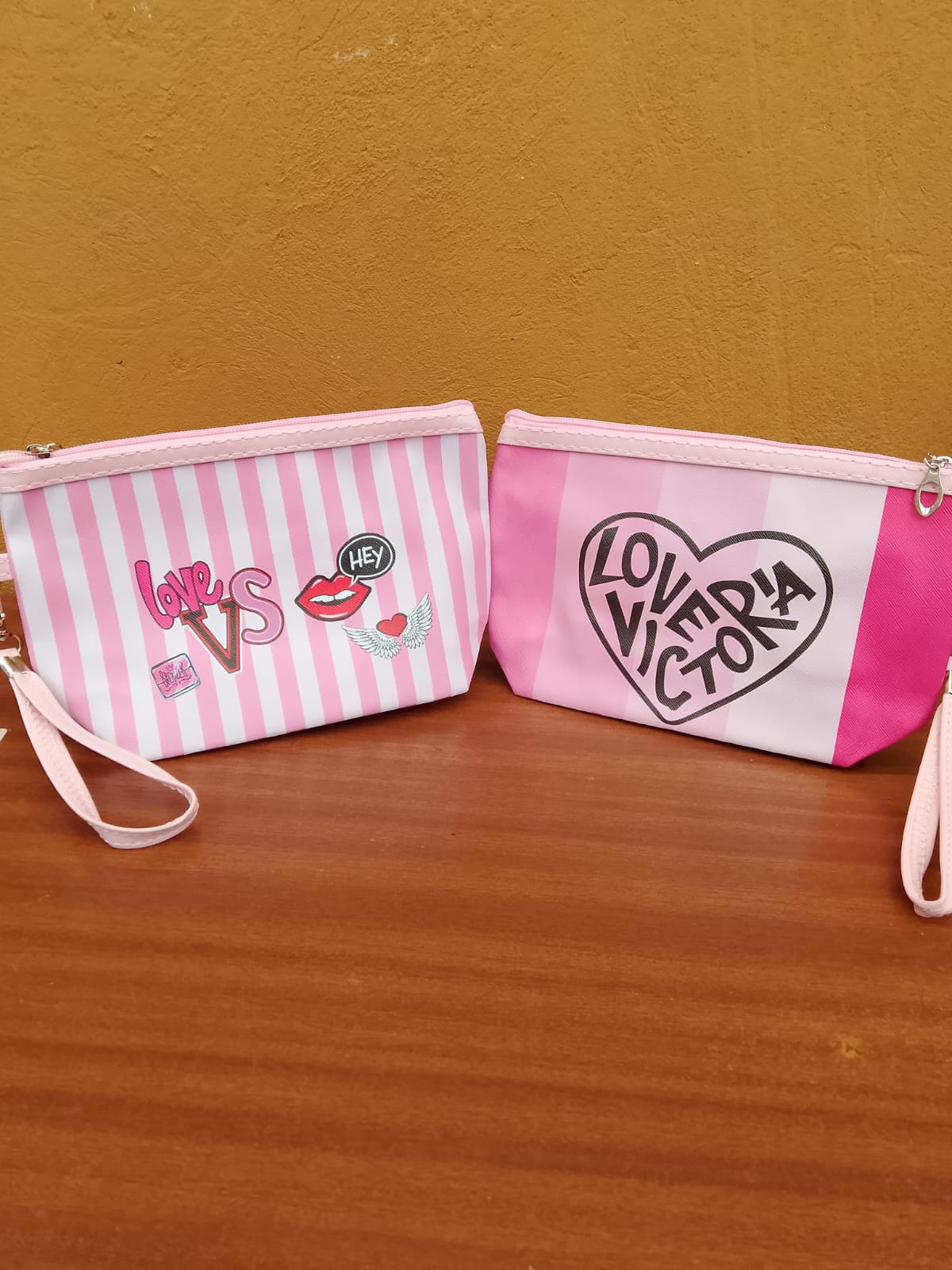 ESTUCHE DE COSMÉTICOS DESIGN LOVE VICTORIA 14X8X23 CM