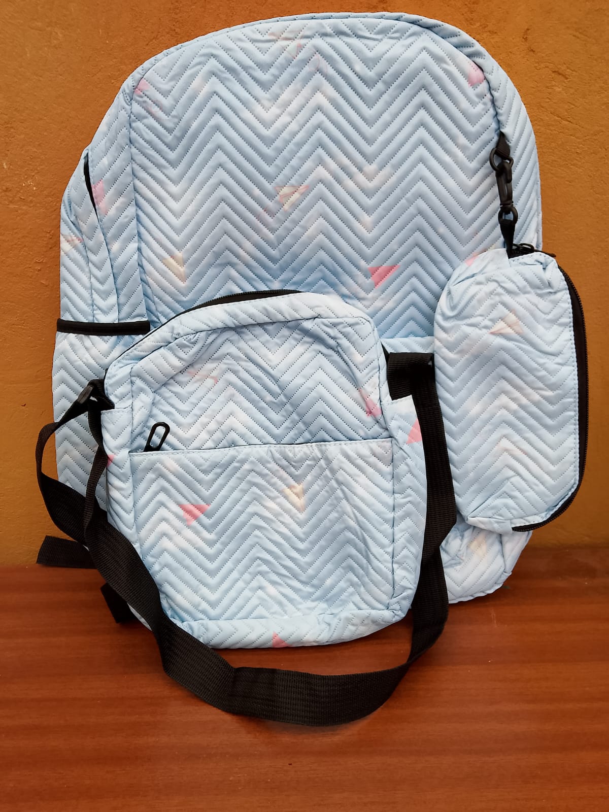 MOCHILA ESCOLAR CON LONCHERA Y CARTUCHERA DESIGN BLUE 43X25X11 CM