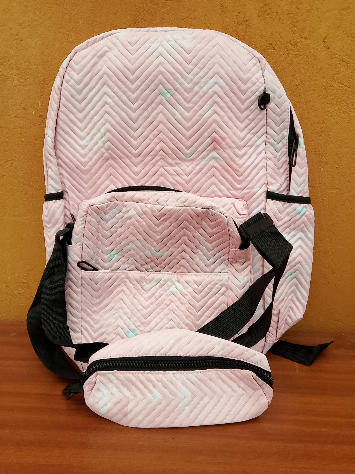 MOCHILA ESCOLAR CON LONCHERA Y CARTUCHERA DESIGN PINK 43X25X11 CM