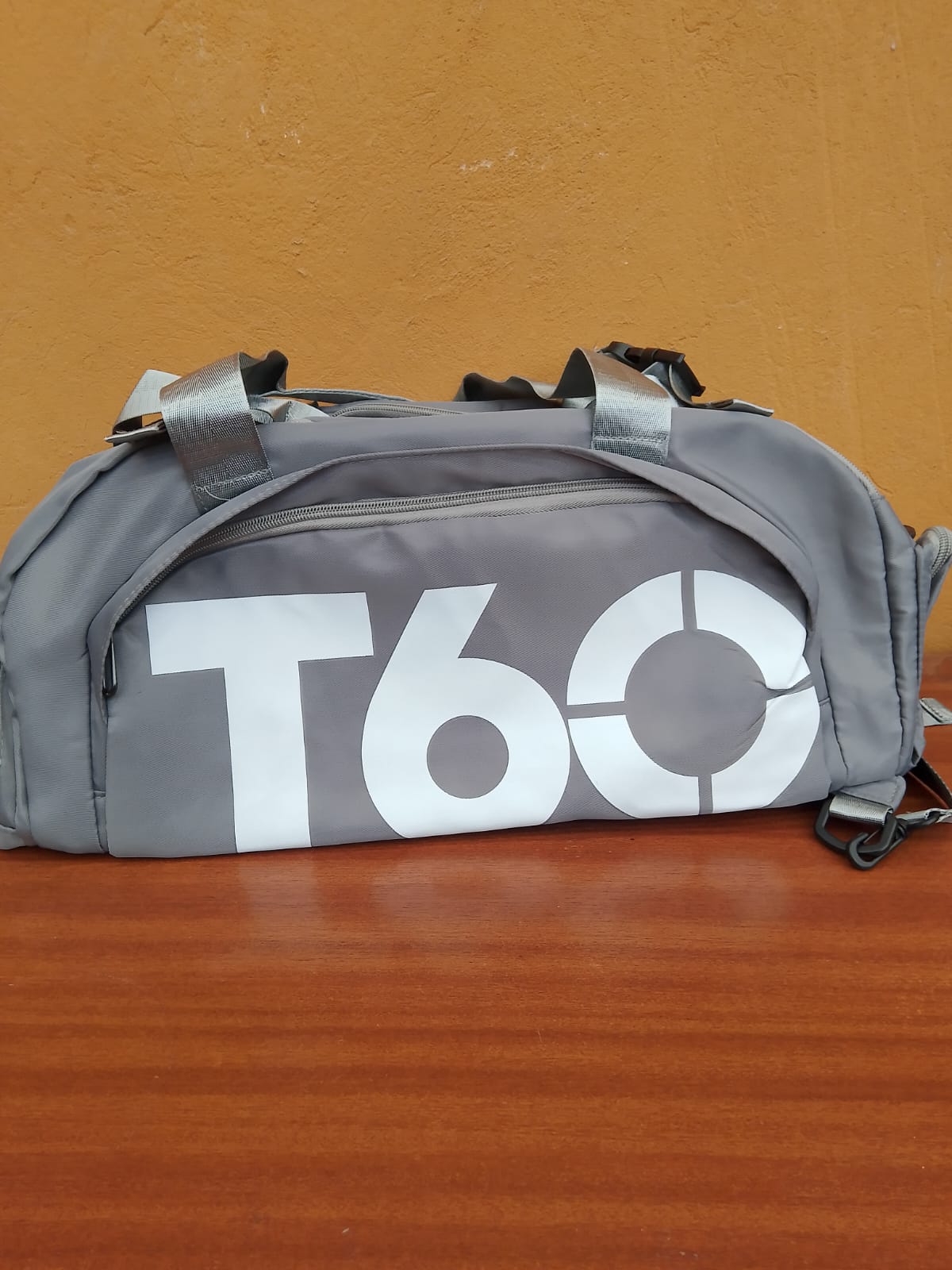 BOLSO DE FITNESS DESIGN T60 GREY 48X23X23 CM