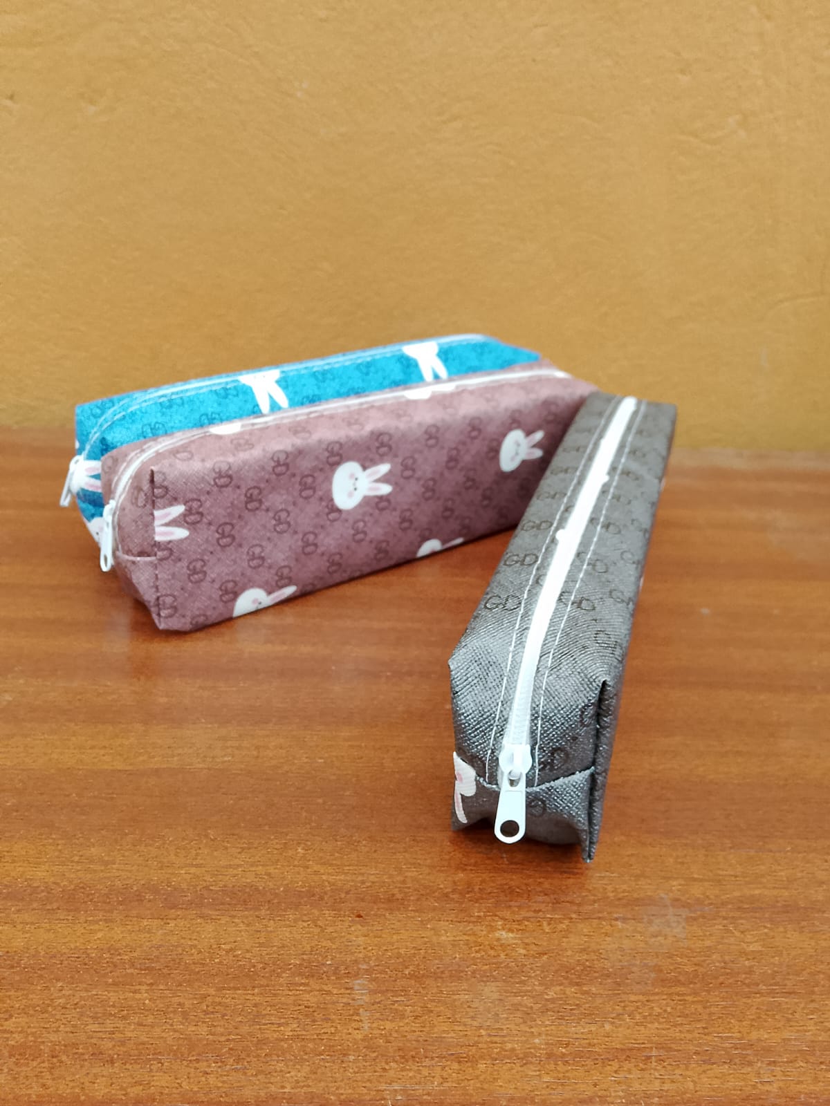 ESTUCHE DE LAPICES DESIGN RABBIT 18X4 CM