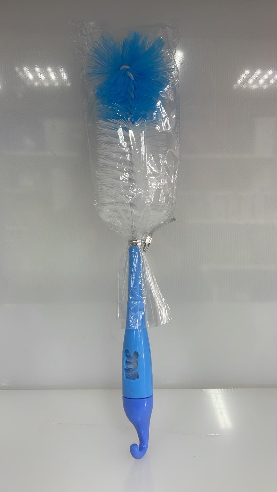 CEPILLO DE PLASTICO DESIGN CLEAN 28 CM PL06-28