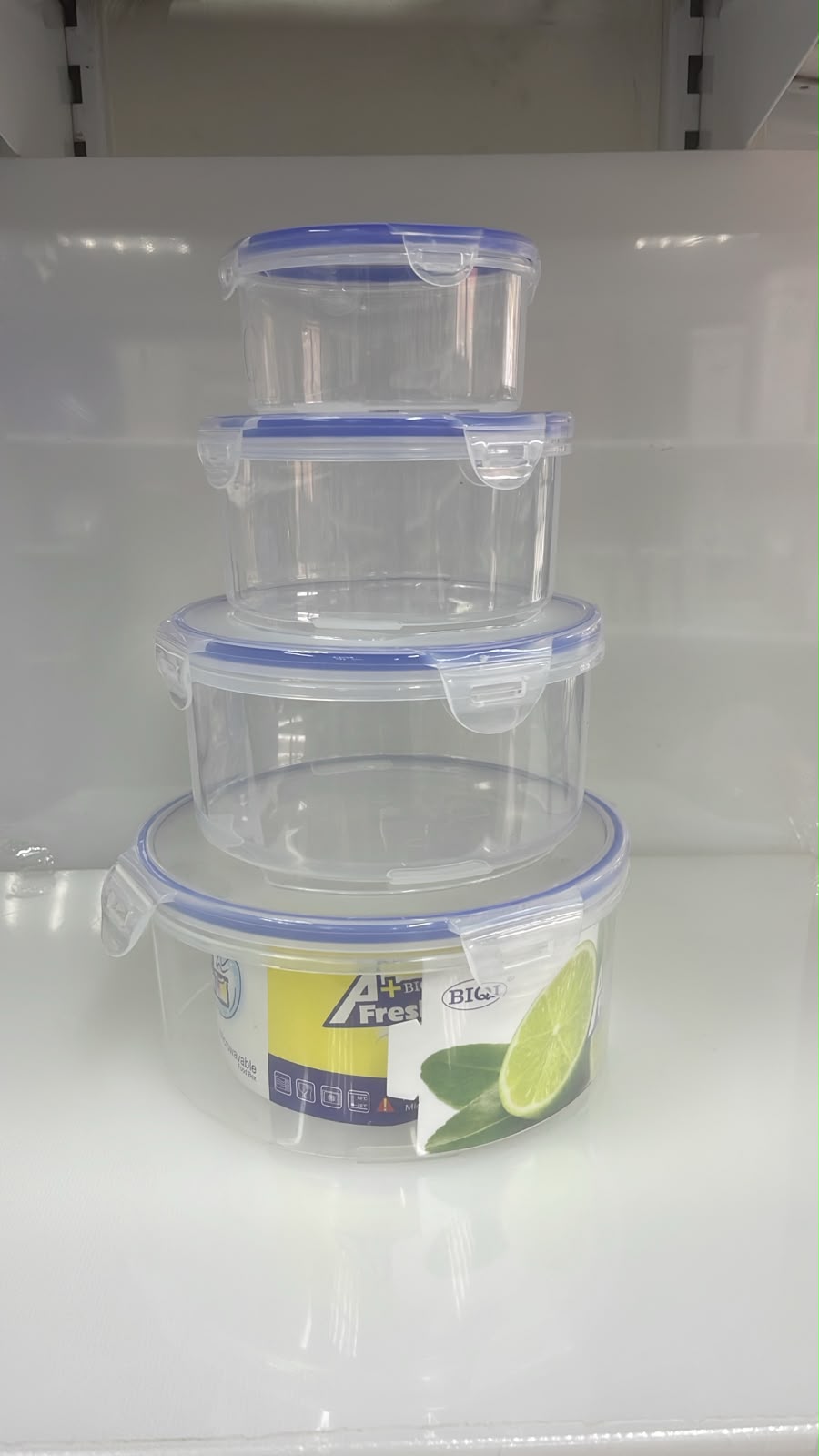 SET DE RECIPIENTES DE PLASTICO DESIGN EASY LOCK INCLUYE 4 RECIPIENTES CON TAPA. GRANDE- 17X6 CM 1800 ML - MEDIANO 1- 15X7 CM 1100 ML - MEDIANO 2- 13X6 CM 500 ML -PEQUENO- 10X5 CM 300 ML.