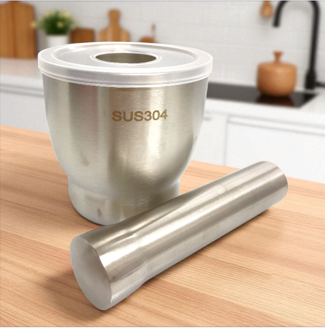 RECIPIENTE DE METAL DESIGN COCTEL 700 ML -19*6 CM