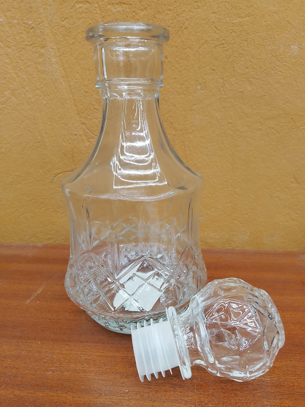 LICORERA EN VIDRIO MEDIANA ZZ-2 27X9 CM 500 ML