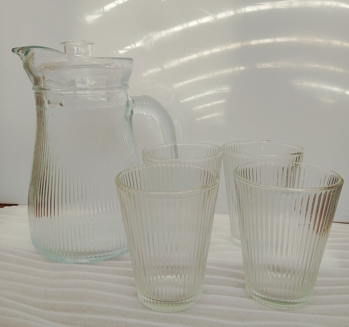 SET X5 COMPUESTO POR 1 JARRA MAS 4 VASOS LINES PAGA-DDH/L5 17X11 CM 1 LT