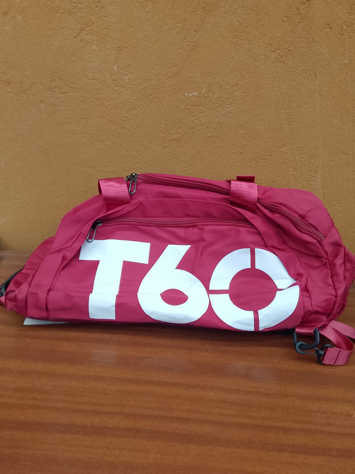 BOLSO DE FITNESS DESIGN T60 DARK RED 48X23X23 CM
