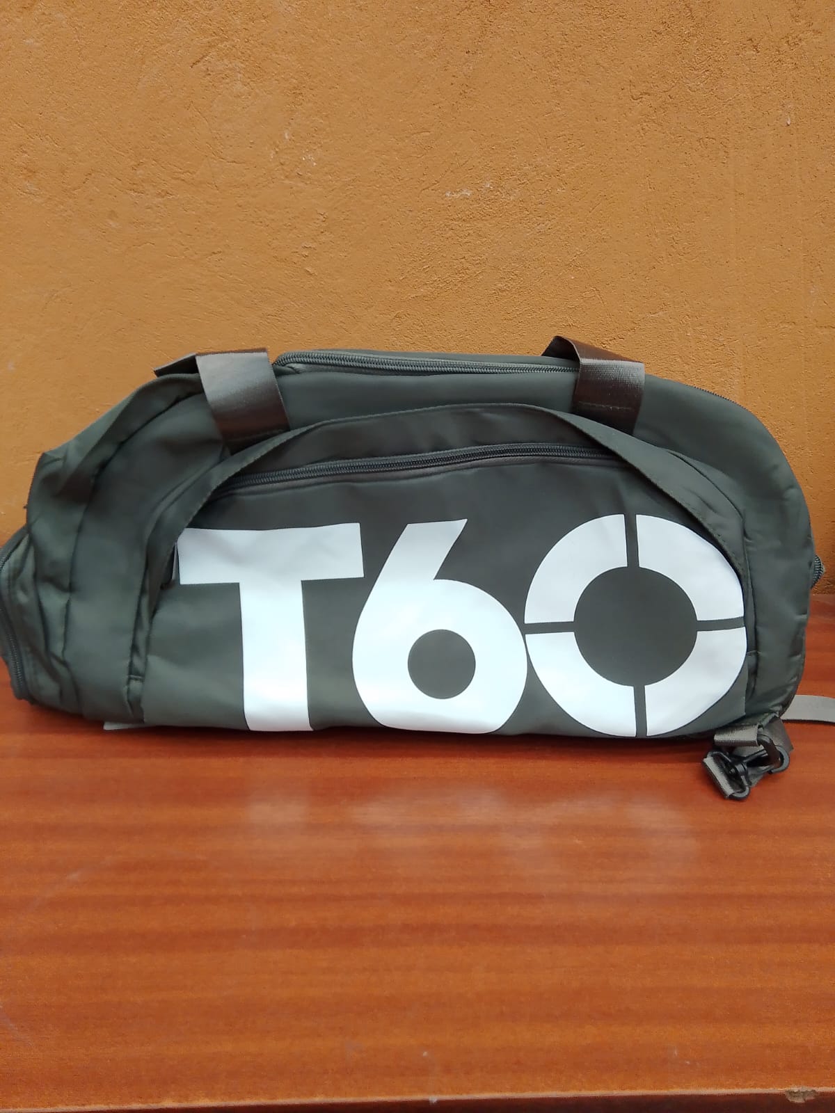 BOLSO DE FITNESS DESIGN T60 DARK GREEN 48X23X23 CM