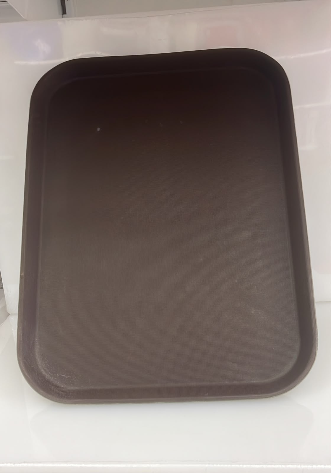 BANDEJA DE PLASTICO DESIGN RECTANGULAR ANTI-SLIP 39X54CM