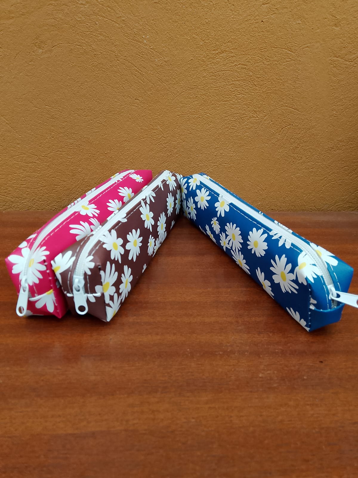 ESTUCHE DE LAPICES DESIGN FLOWER 18X4 CM