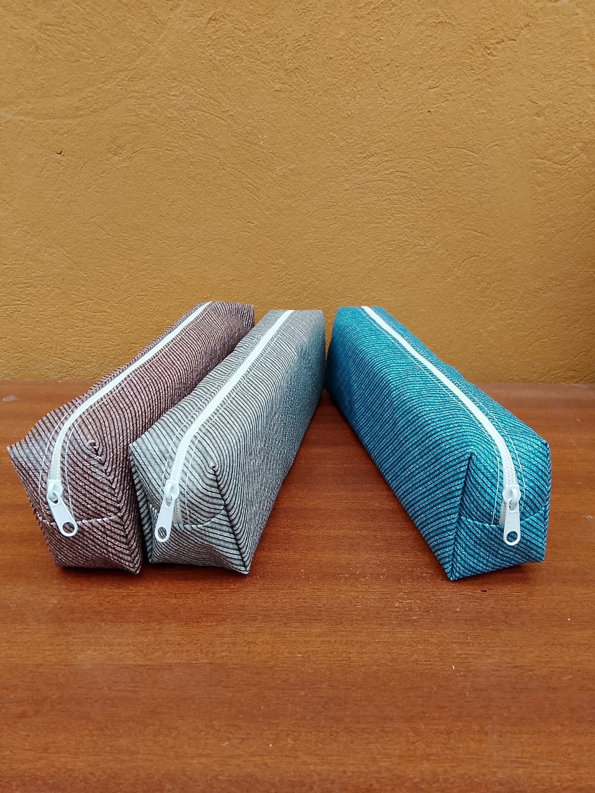 ESTUCHE DE LAPICES DESIGN STRIPES 18X4 CM