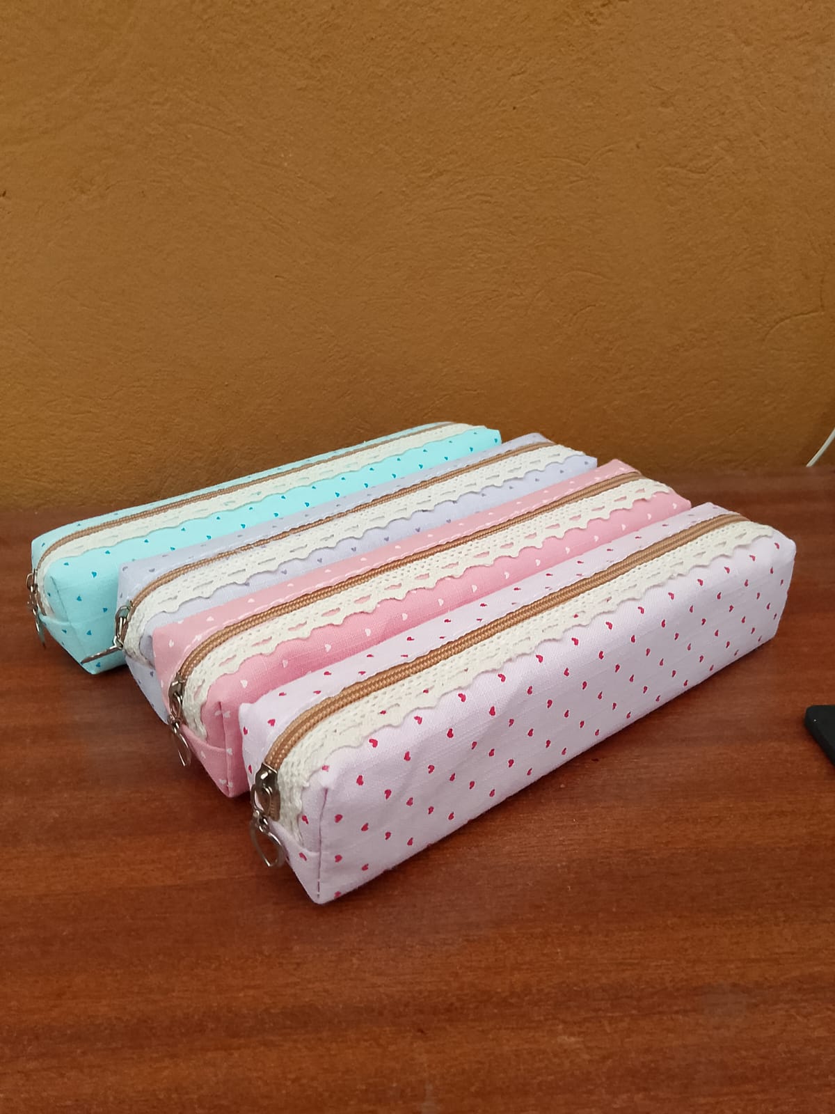 ESTUCHE DE LAPICES DESIGN TRIANGLE 18X4 CM
