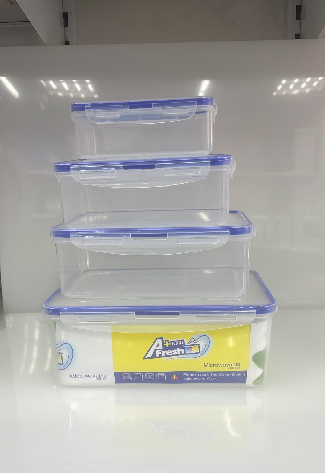 SET DE RECIPIENTES DE PLASTICO DESIGN EASY LOCK INCLUYE 4 RECIPIENTES CON TAPA. GRANDE- 20X13X6 CM 1900 ML - MEDIANO 1- 18X12X6 CM 1100 ML - MEDIANO 2- 16X10X5 CM 500 ML X PEQUENO- 13X8X4 CM 200 ML X.