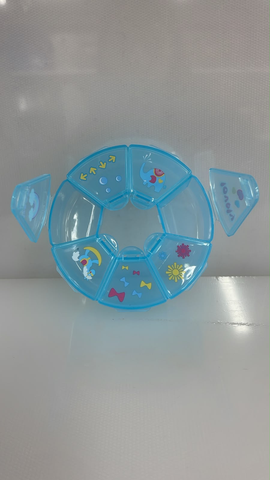 ENVASE DE PLASTICO CON 7 COMPARTIMIENTOS DESIGN DREAMS 8 CM PL11-13