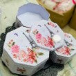 SET X 3 CAJAS 21X9CM-17X8CM-14X7CM METALICAS FLOWER 30-5