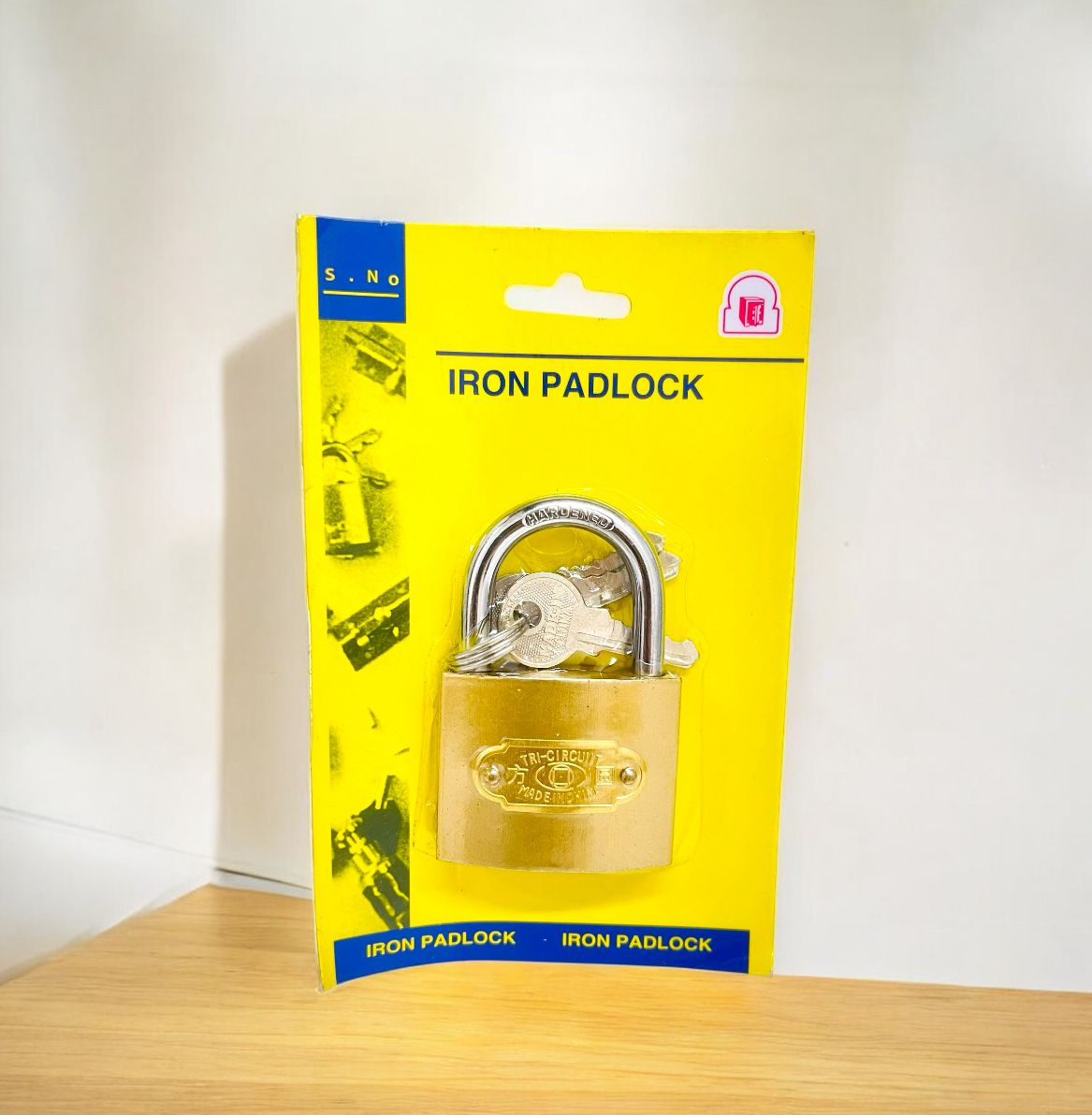 CANDADO IRON DE LLAVE MEDIANO 38 CANDADO - 6_4 CM CON ACCESORIO 1 LLAVE 1_1 CM
