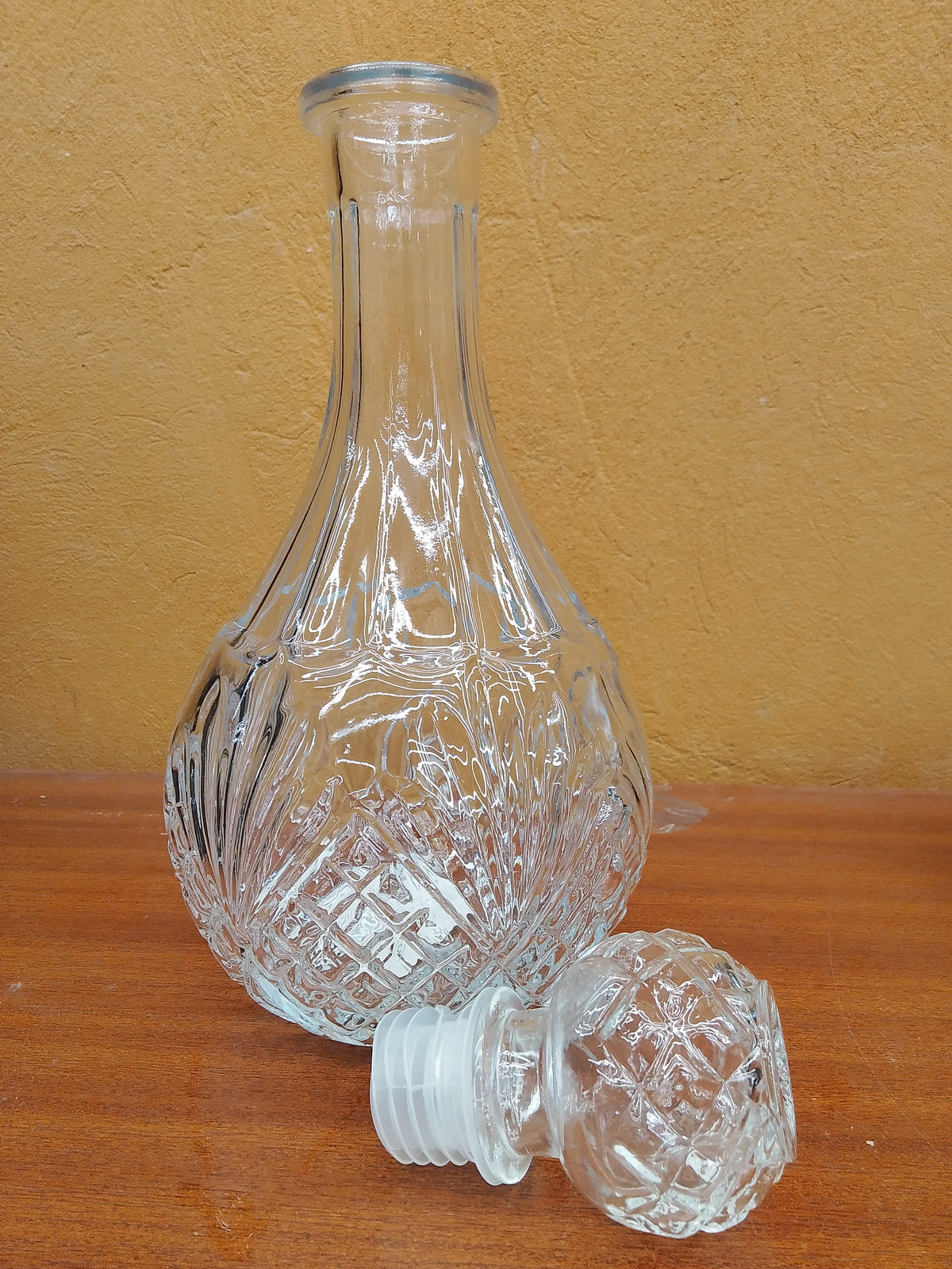 LICORERA EN VIDRIO GRANDE SJ009-1 31X9 CM 1 LT